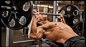 Le développé couché pour renforcer les pectoraux Le développé couché pour renforcer les pectoraux
